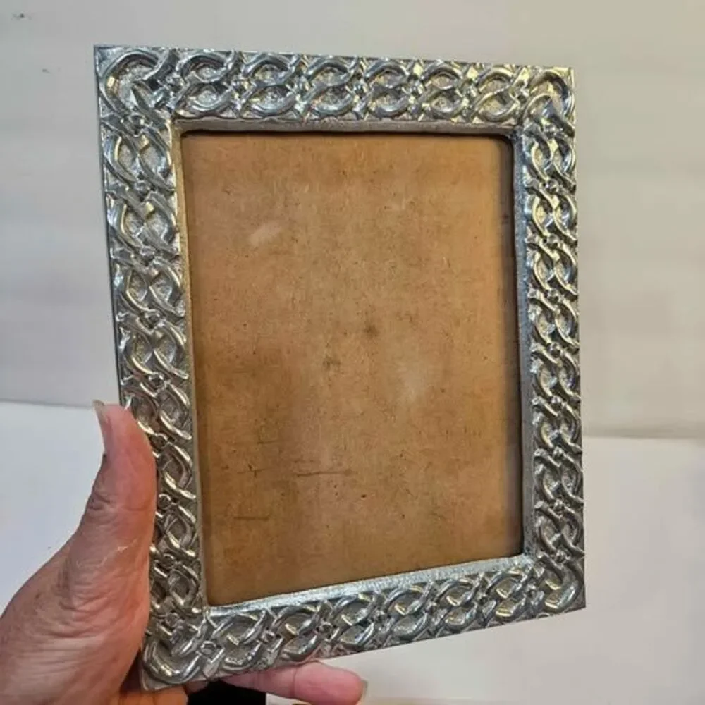 5 photo frames